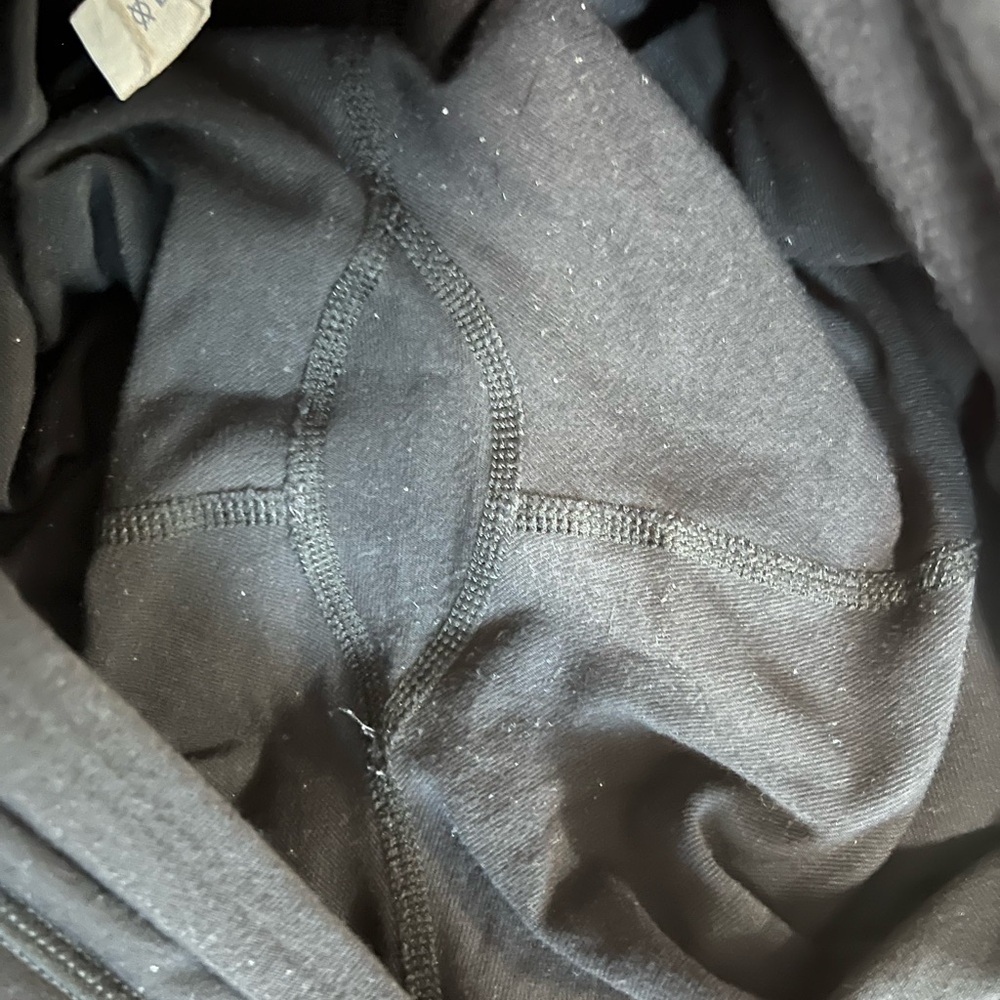 LULULEMON Black Performance Athletic Shorts 6 - Picture 7 of 8